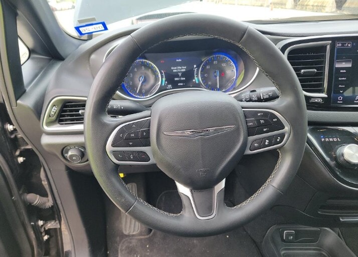 Car Connection Superstore - Used vehicle - MINIVAN CHRYSLER PACIFICA 2025