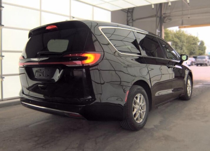 Car Connection Superstore - Used vehicle - MINIVAN CHRYSLER PACIFICA 2025