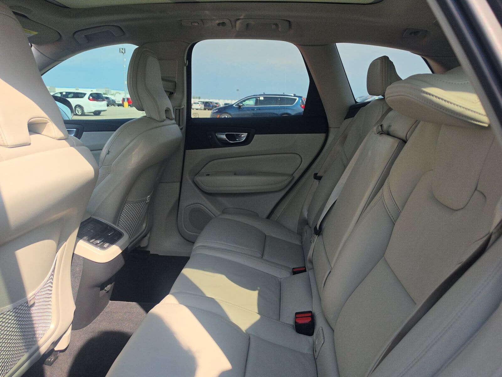 Car Connection Superstore - Used vehicle - SUV VOLVO XC60 2022