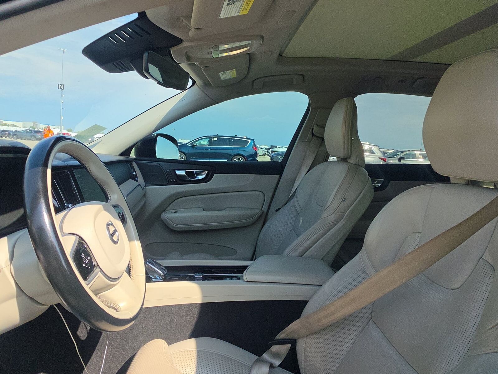 Car Connection Superstore - Used vehicle - SUV VOLVO XC60 2022