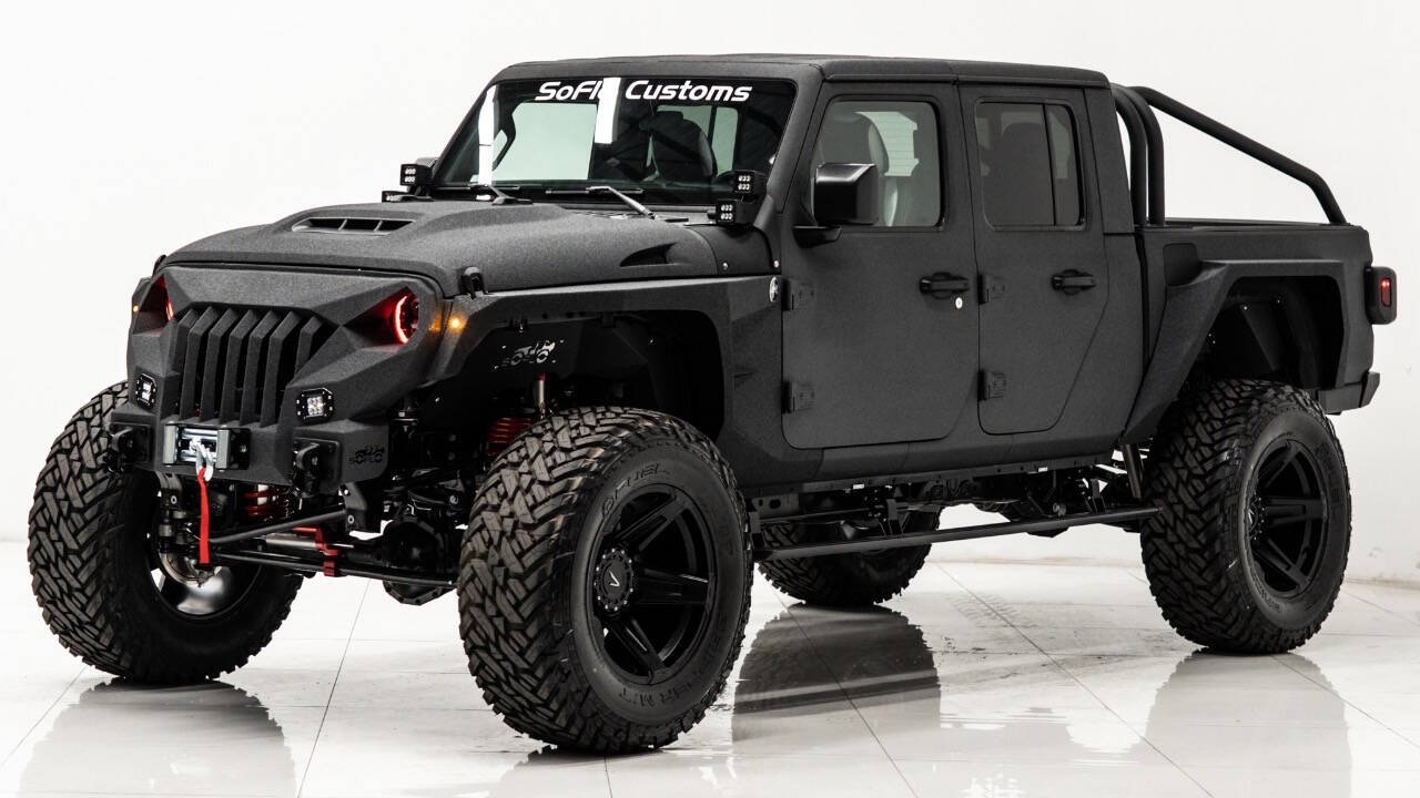 2025 Jeep Gladiator Nighthawk's photo