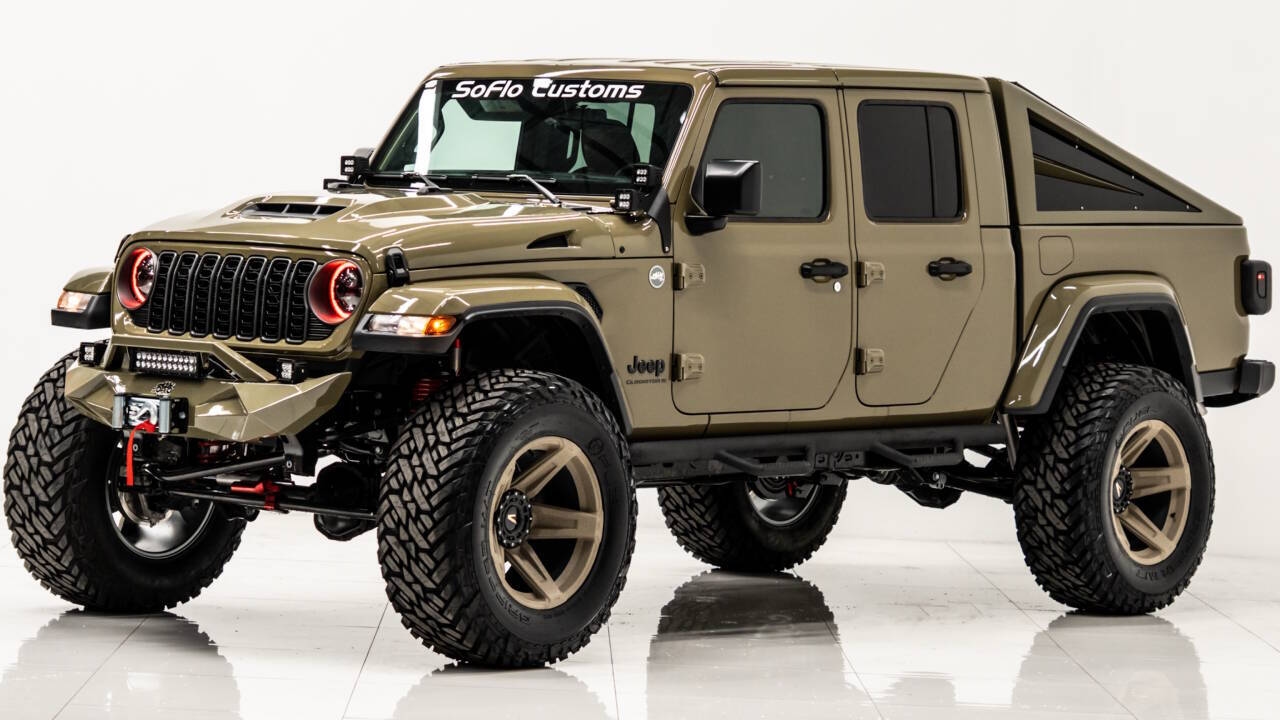 2025 Jeep Gladiator Nighthawk's photo