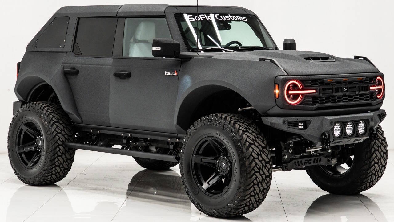 2023 Ford Bronco 4-Door Outer Banks's photo