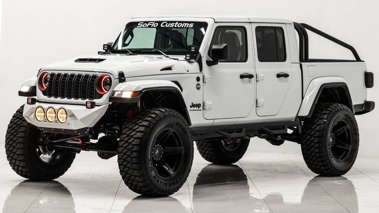 2025 Jeep Gladiator Sport's photo