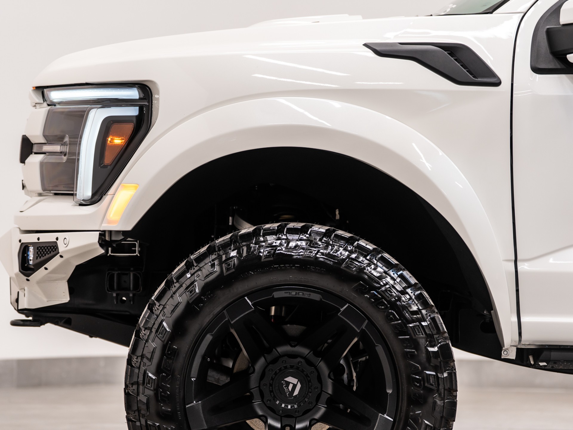2025 Ford F-150 Lariat - Photo 18