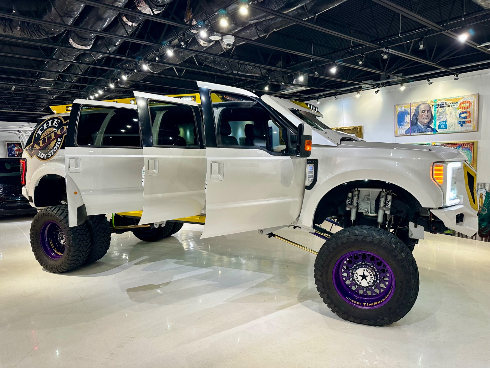 The New Auto Toy Store LLC - Used vehicle - SUV FORD EXCURSION 2002