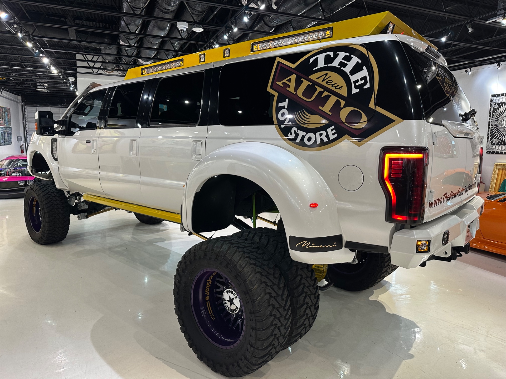 The New Auto Toy Store LLC - Used vehicle - SUV FORD EXCURSION 2002