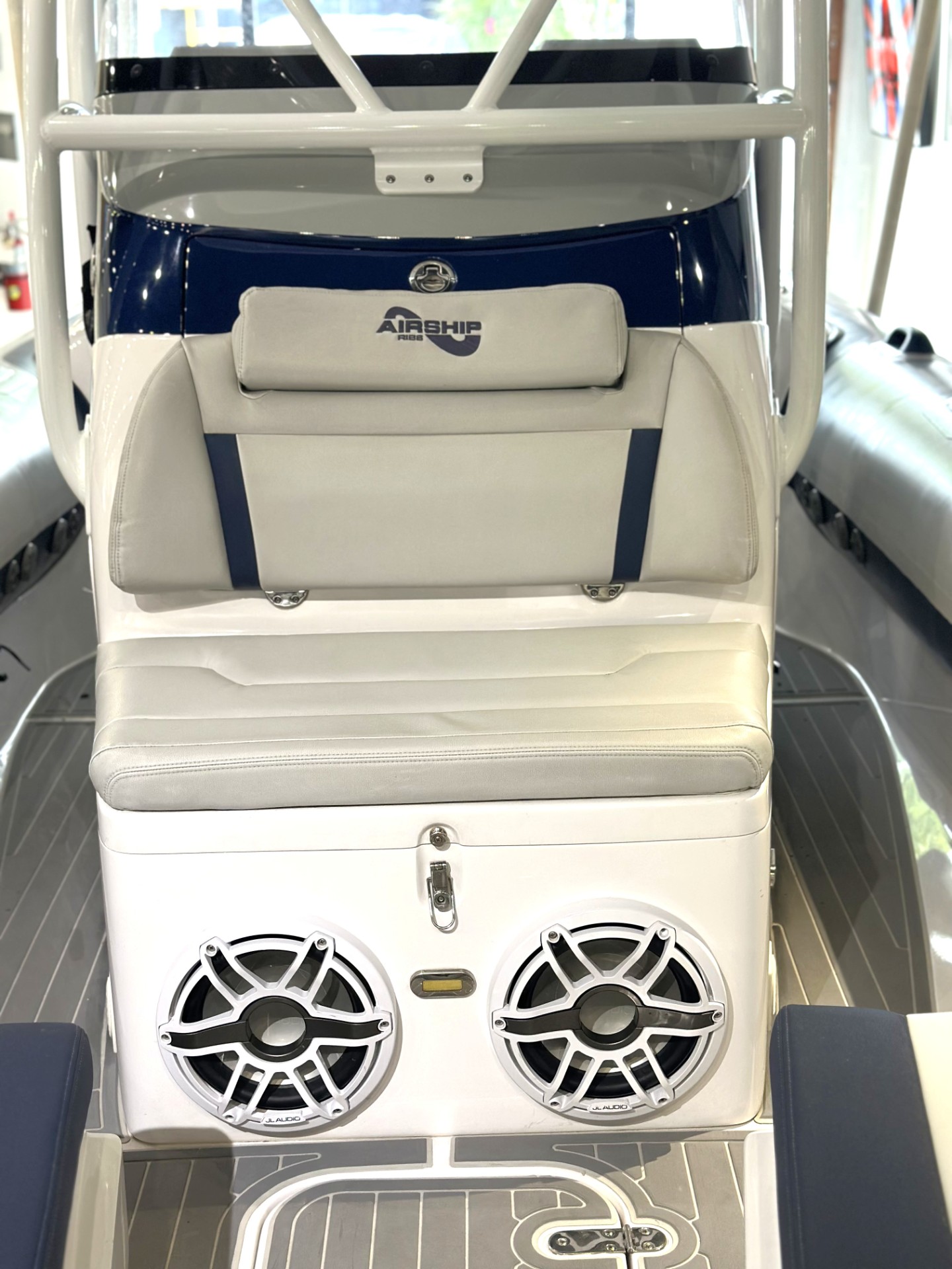 The New Auto Toy Store LLC - Used vehicle - VESSEL AIRSHIP 300 DS 2022
