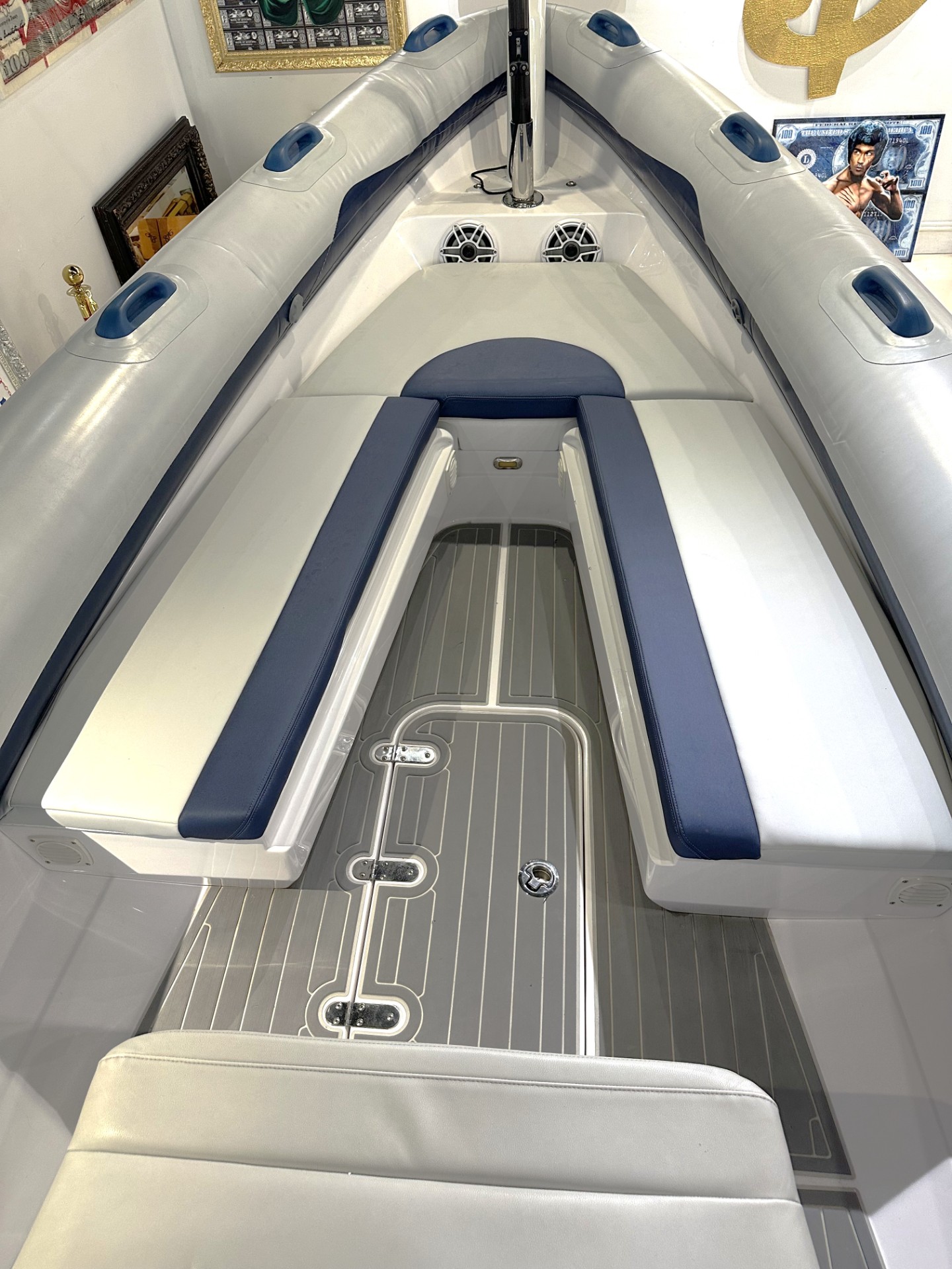 The New Auto Toy Store LLC - Used vehicle - VESSEL AIRSHIP 300 DS 2022