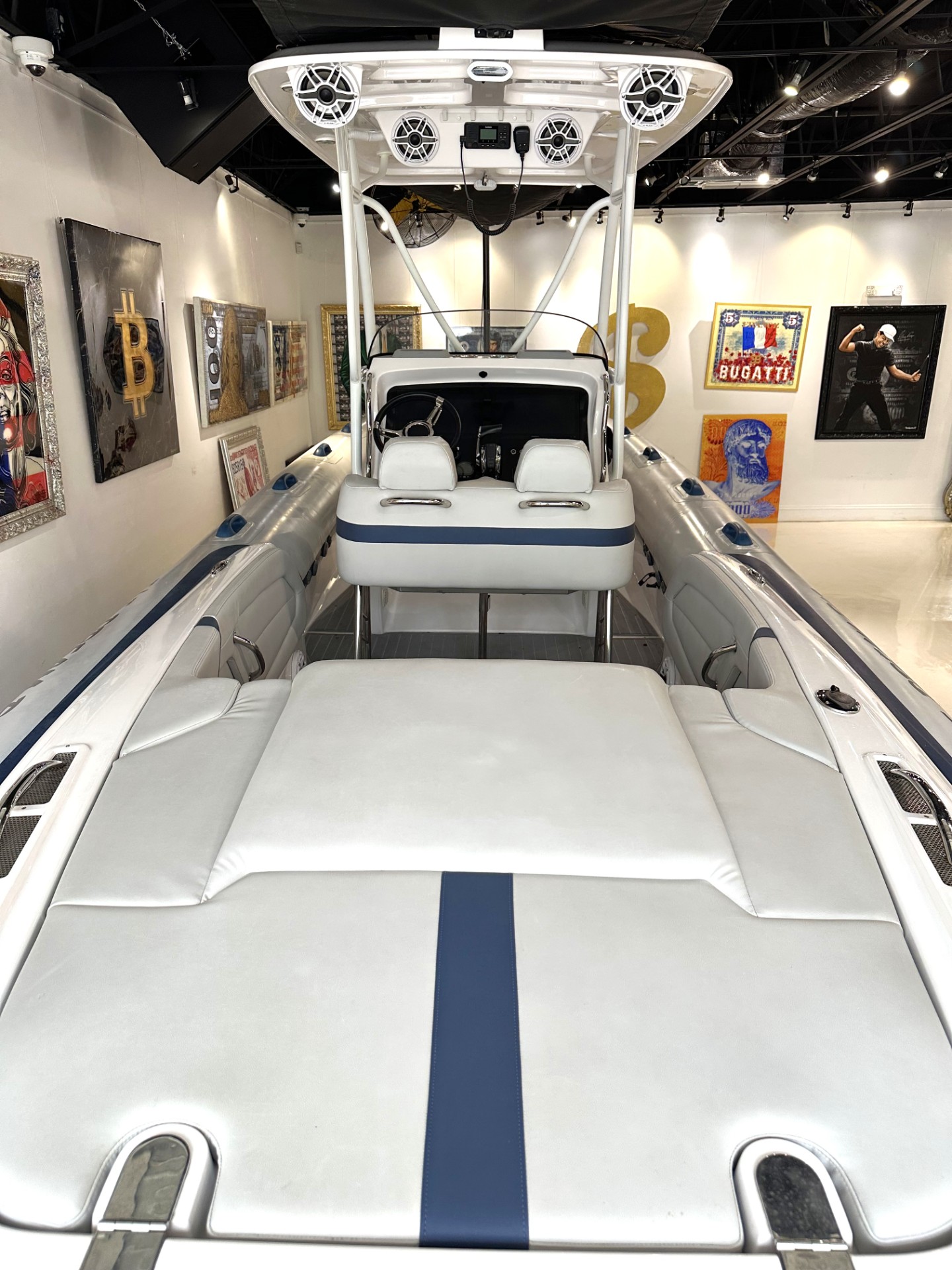 The New Auto Toy Store LLC - Used vehicle - VESSEL AIRSHIP 300 DS 2022