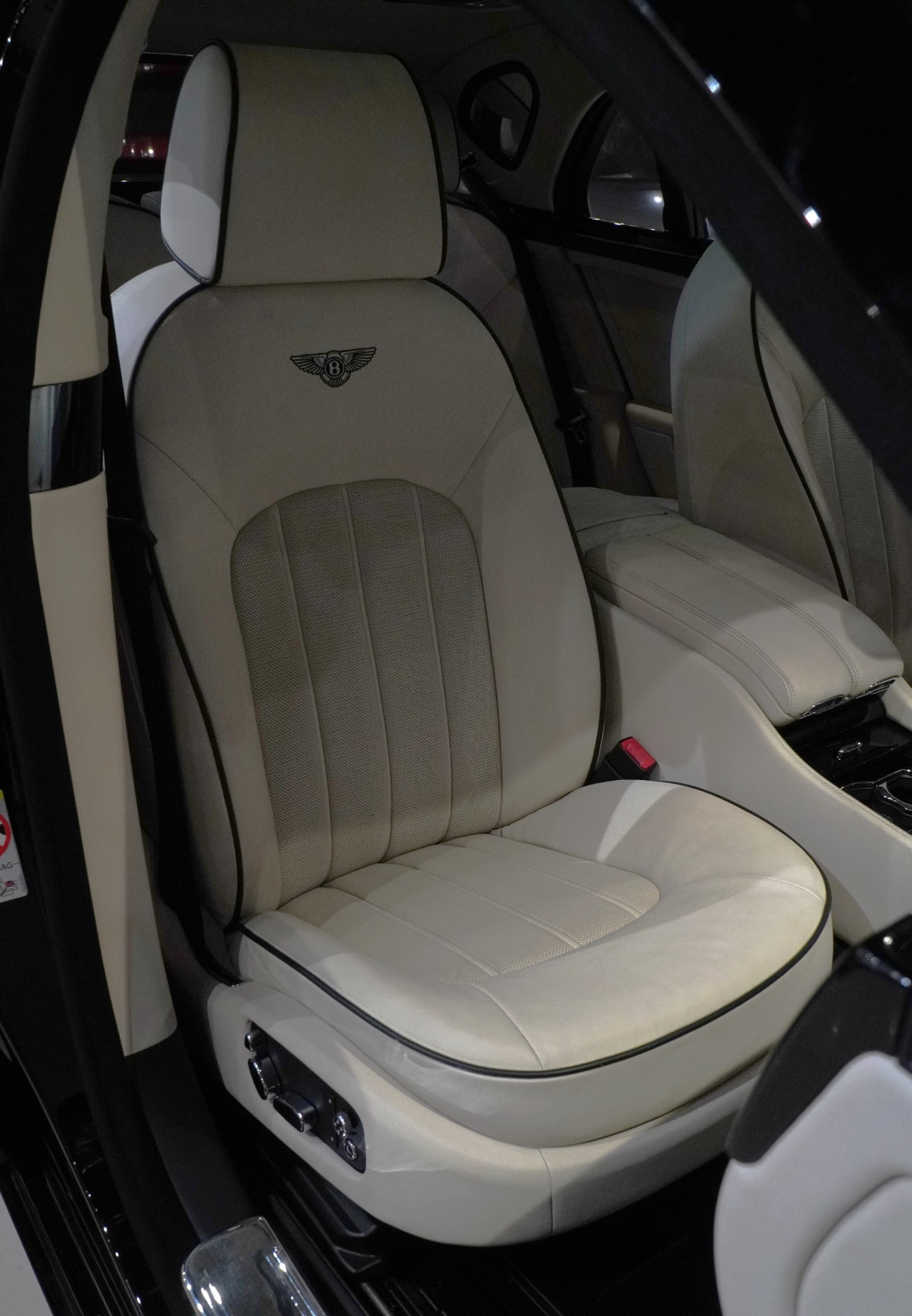 The New Auto Toy Store LLC - Used vehicle - SEDAN BENTLEY MULSANNE 2013