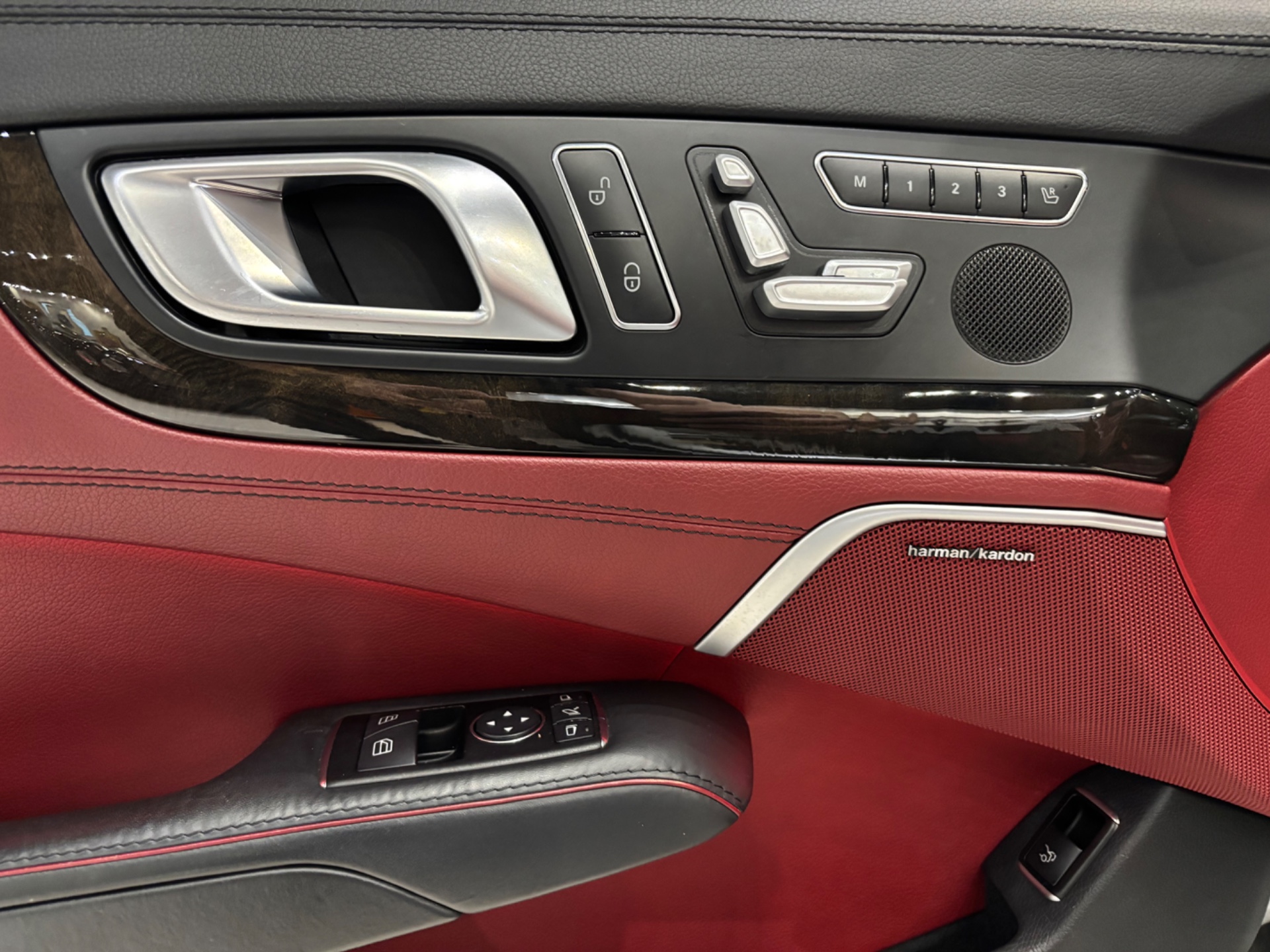 The New Auto Toy Store LLC - Used vehicle - CONVERTIBLE MERCEDES-BENZ SL-CLASS 2013