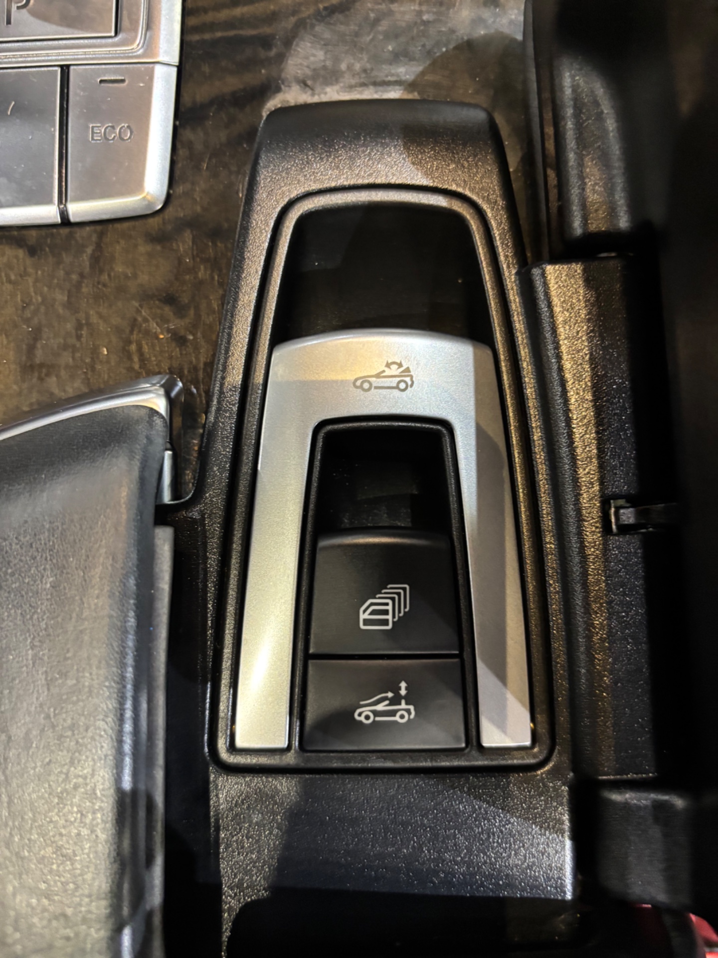 The New Auto Toy Store LLC - Used vehicle - CONVERTIBLE MERCEDES-BENZ SL-CLASS 2013