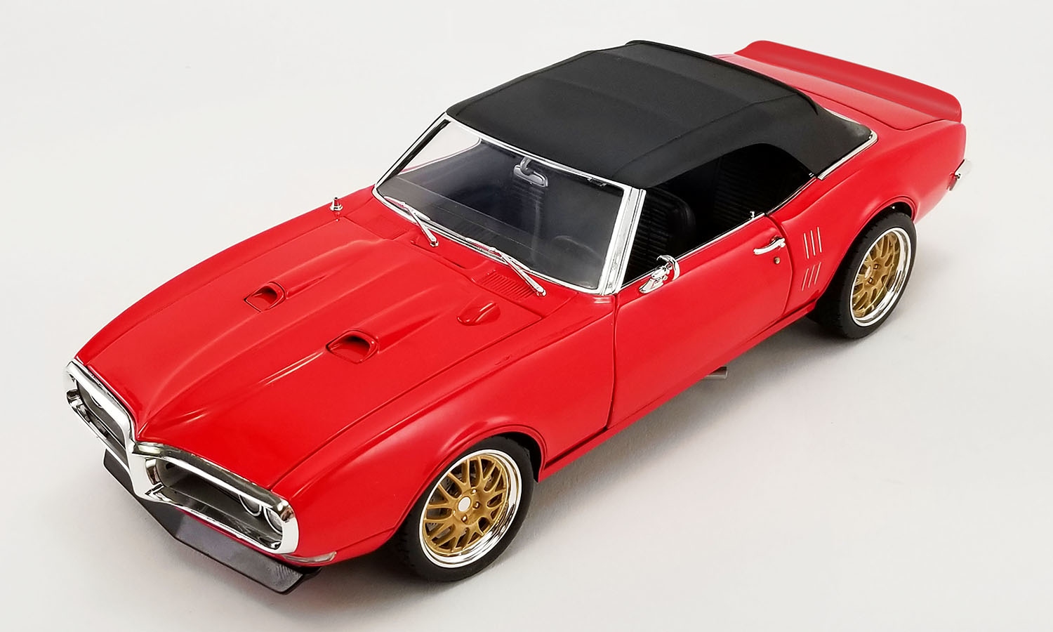 1968 PONTIAC FIREBIRD CONVERTIBLE RESTOMOD in 118 scale by Acme by