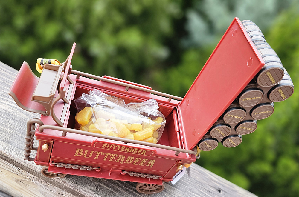 Wizarding World of Harry Potter Universal Studios Parks Butterbeer