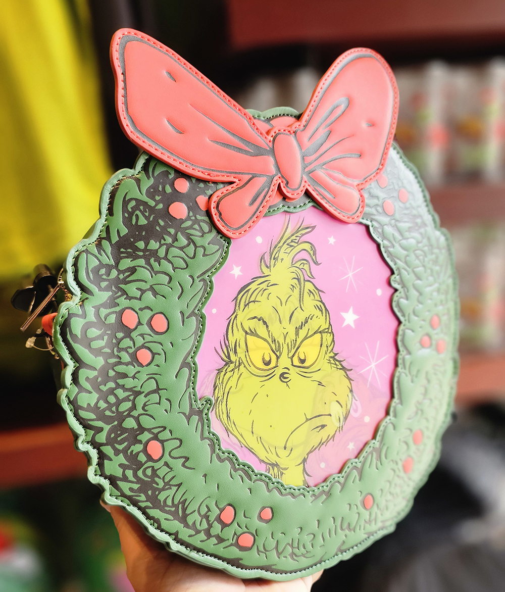 Universal Studios Parks The Grinch and Max Lenticular Wreath