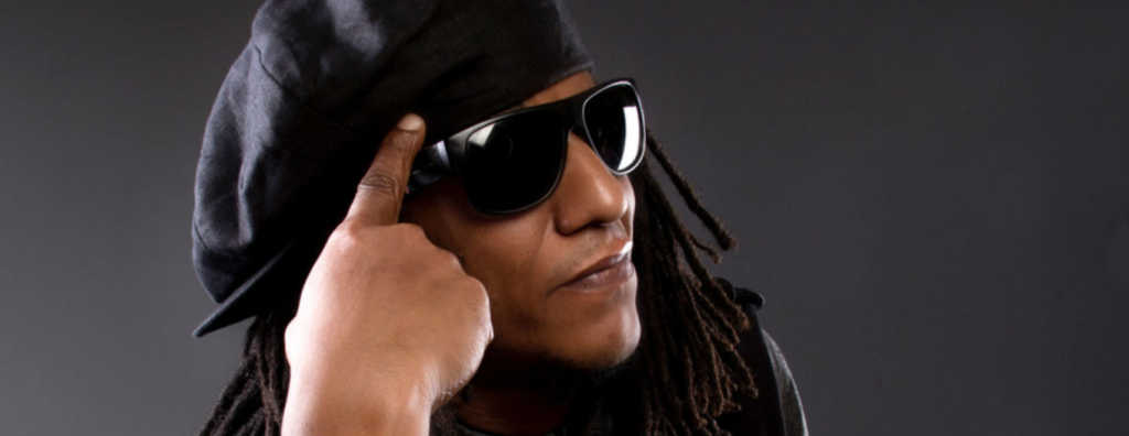 Tego Calderon orden restriccion