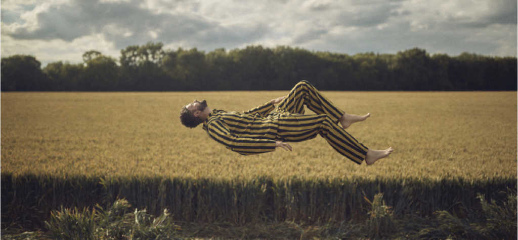 Still del video Nobody Else de The S.L.P. (Kasabian)