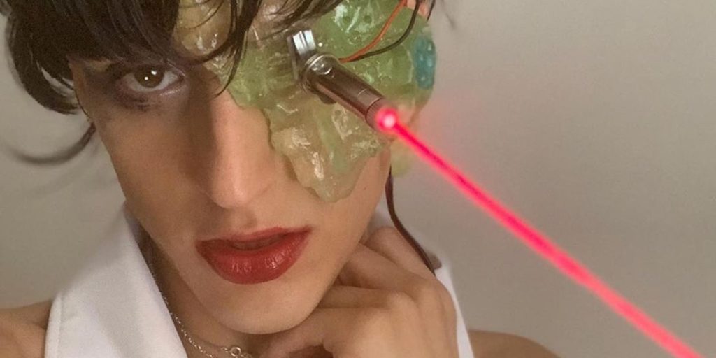 arca mascara laser carlos saez gelatina corea concierto 2019