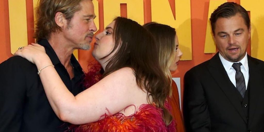 brad pitt beso lena dunham tarantino once upon a time hollywood
