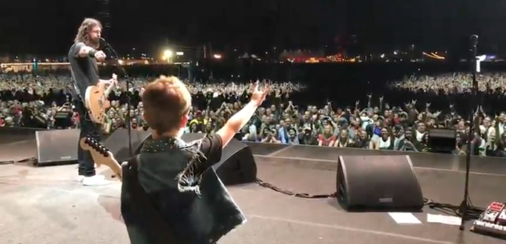Foo Fighters toca ‘Everlong’ con el hijo de 8 años del guitarrista de Anthrax