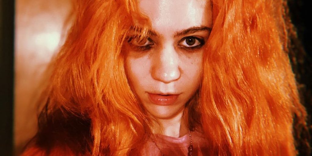 grimes-embarazada-my-name-is-dark-video-2020