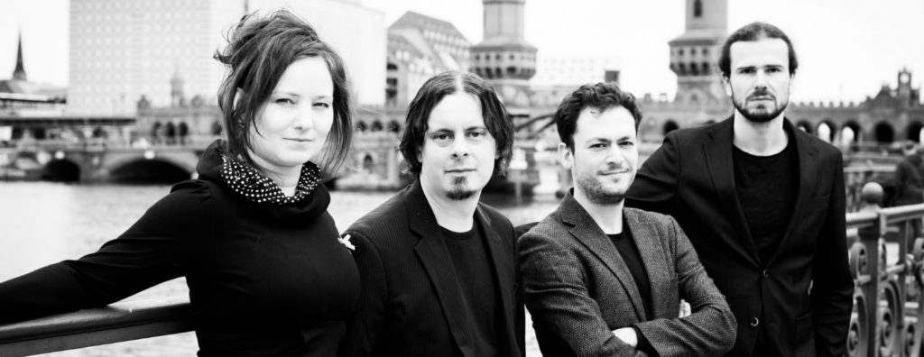 The Halo Trees Antennas to the sky play ecucha álbum