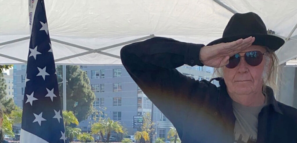 Neil Young finalmente obtuvo la nacionalidad estadounidense