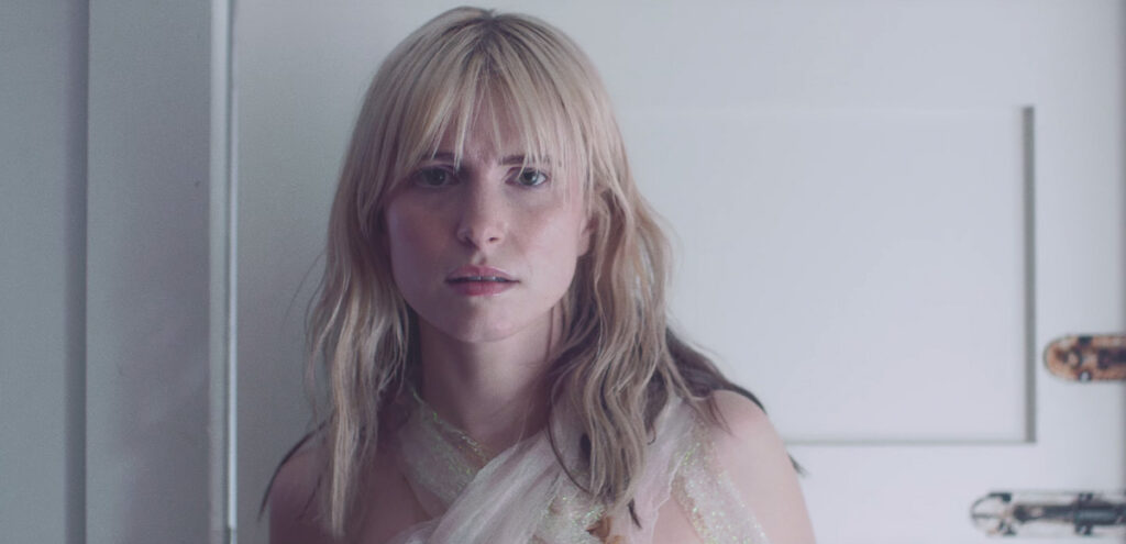 Ya está disponible la primera parte del álbum solista de Hayley Williams, “Petals For Armor”