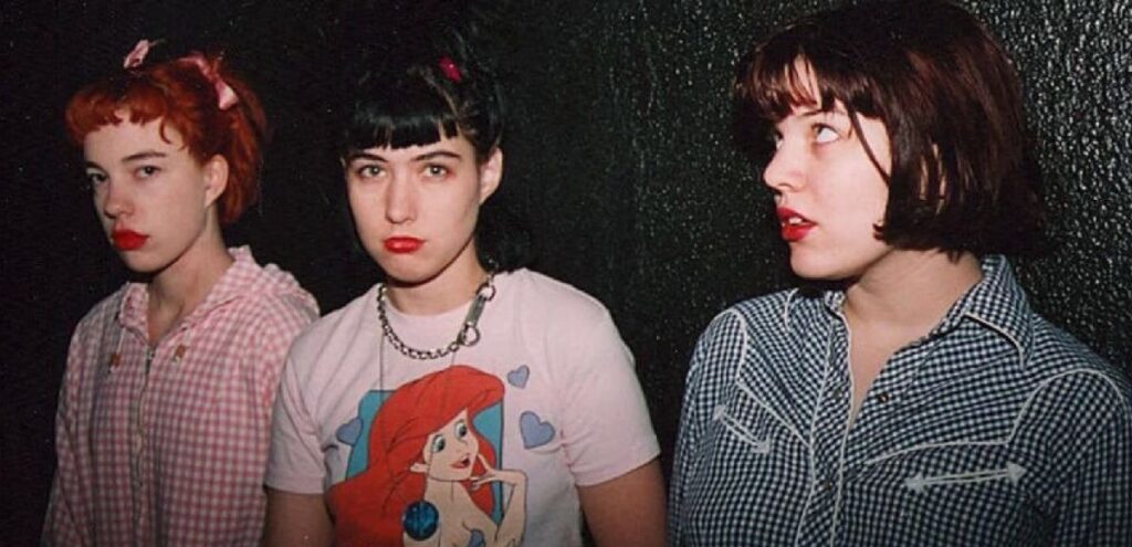 bikini-Kill-beneficios-del-desempleo-coronavirus