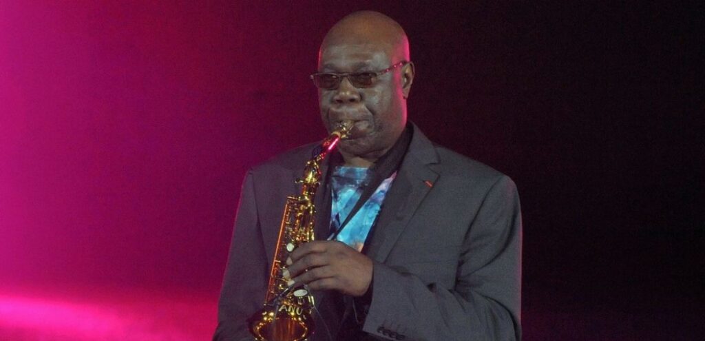 Manu-Dibango-muerte-Coronavirus