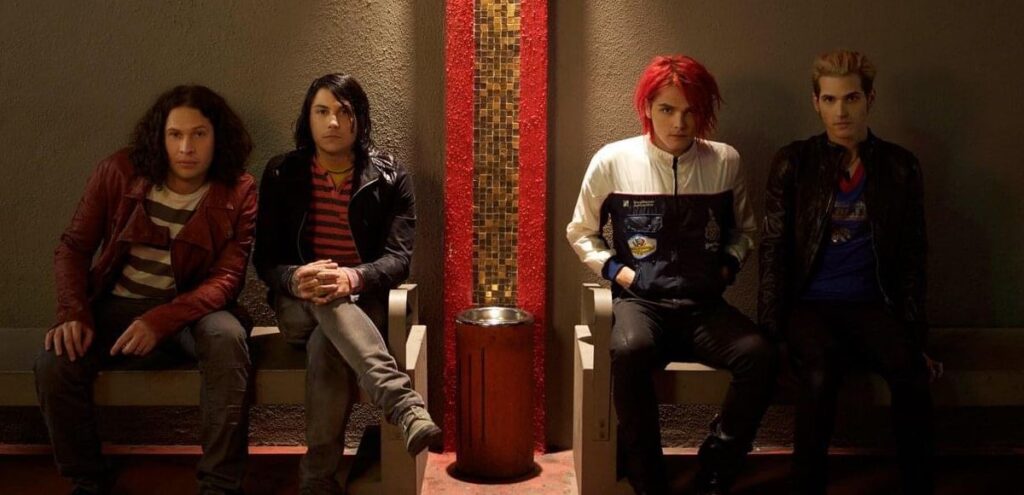 my-chemical-romance-mascaras-covid_-29