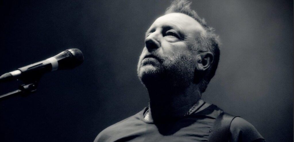 peter-hook-ian-curtis-aniversario-luctuoso
