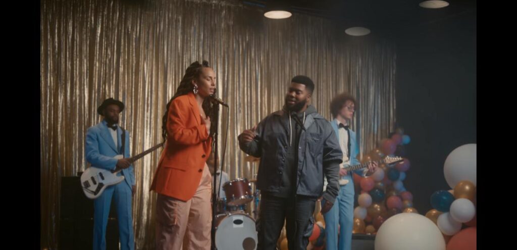 Alicia Keys y Khalid juntos en “So Done”