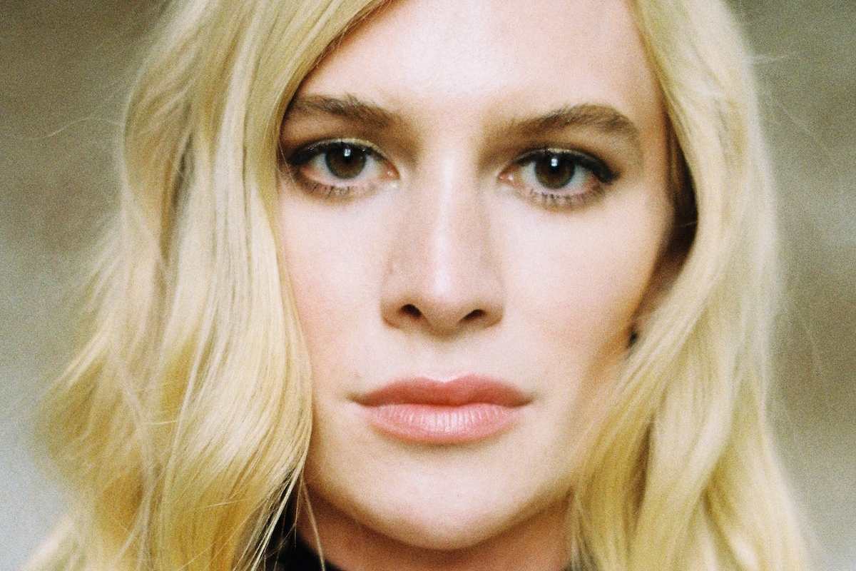 Café Marvin cyborg clásico con Lyra Pramuk