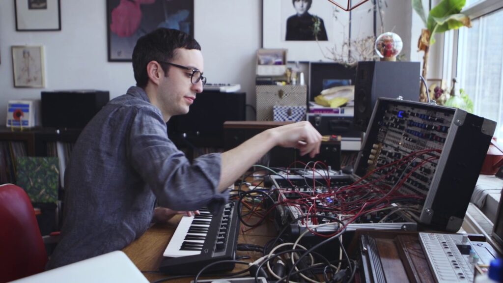 “Ecstatic Meditations” el nuevo álbum en solitario de Tom Furse