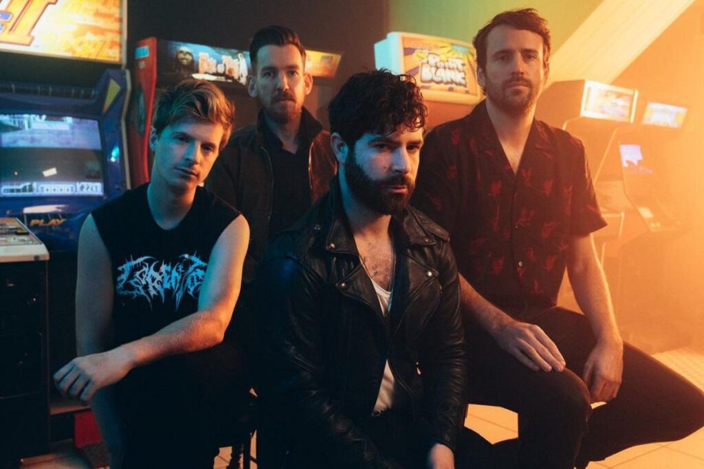 Foals: Edwin Congrave está preocupado por el cambio climático y se cuestiona sobre si debe seguir siendo parte de la banda