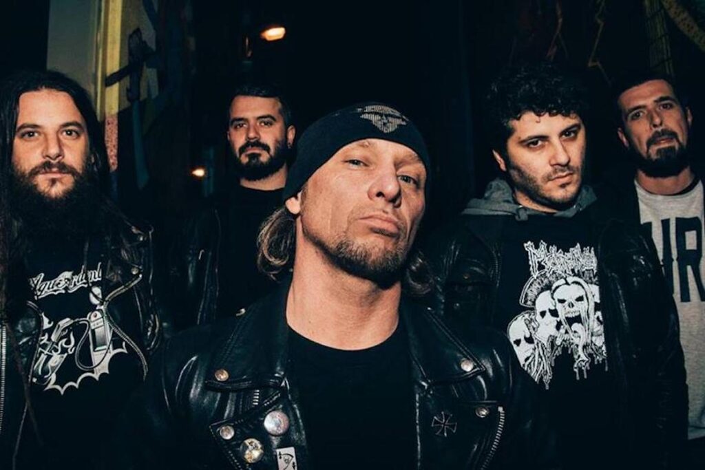 bark-groove-metal-written-in-stone-desde-belgica