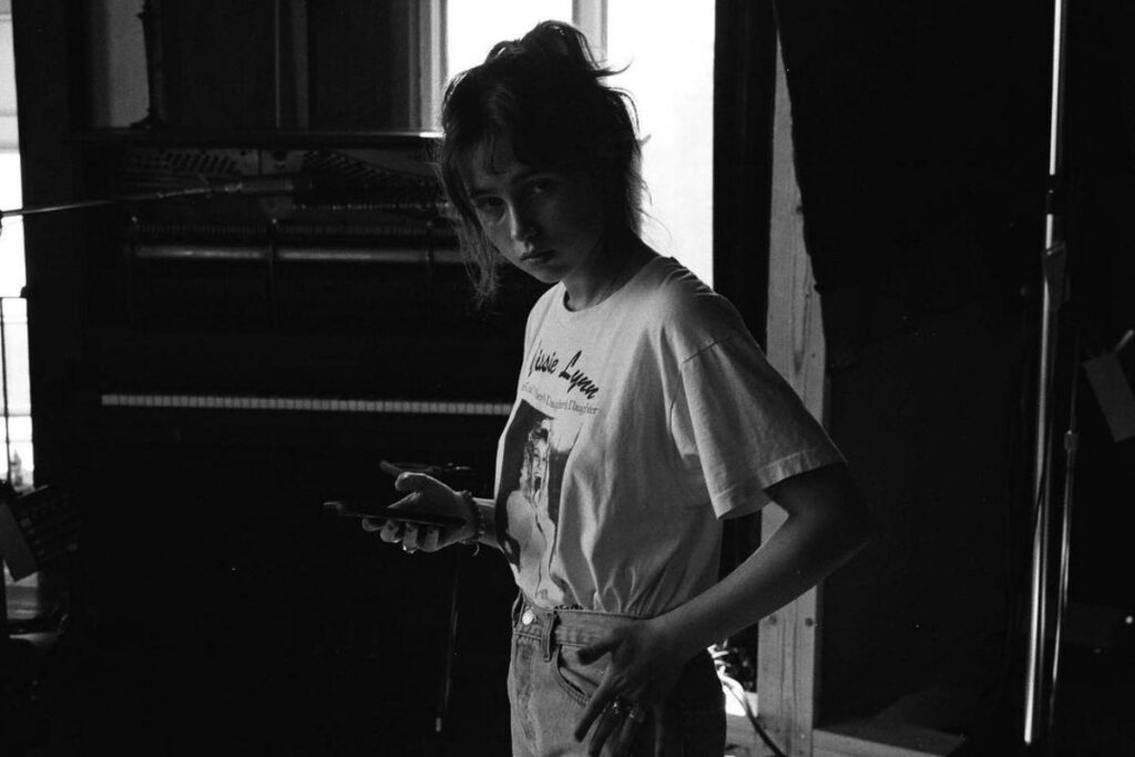 clairo-nueva-cancion-just-for-today-salud-mental