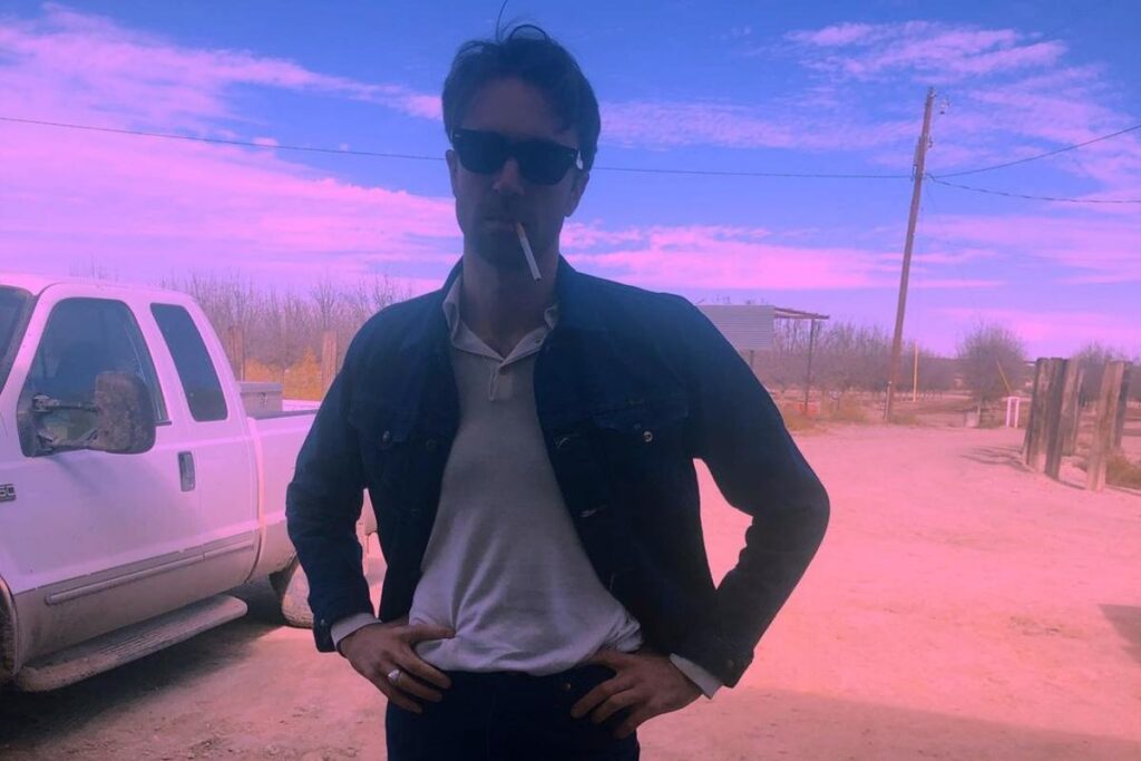 the-vaccines-justin-young-cancion-inedita-internet-disco-ft-agent-emotion 1