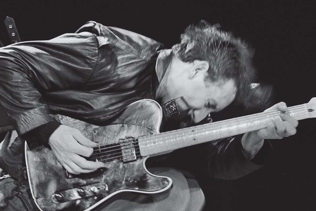 Carlos-Velázquez-Mantén-la-música-maldita