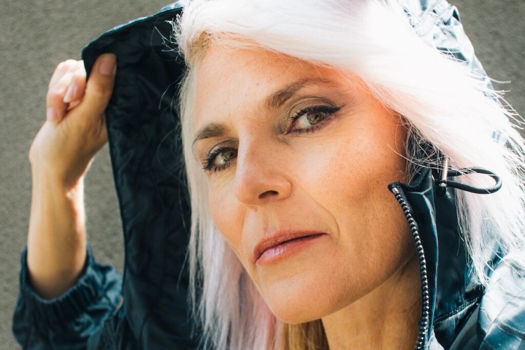 Faithless-La-Mala-Rodríguez-Necesito-a-alguien
