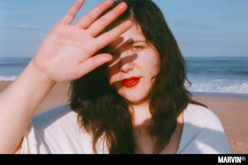 lucy-dacus-nueva-canción-thumbs-vhs (1)