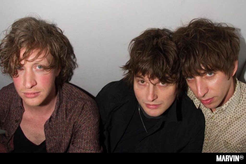 trampolene-shoot-the-lights-nueva-cancion