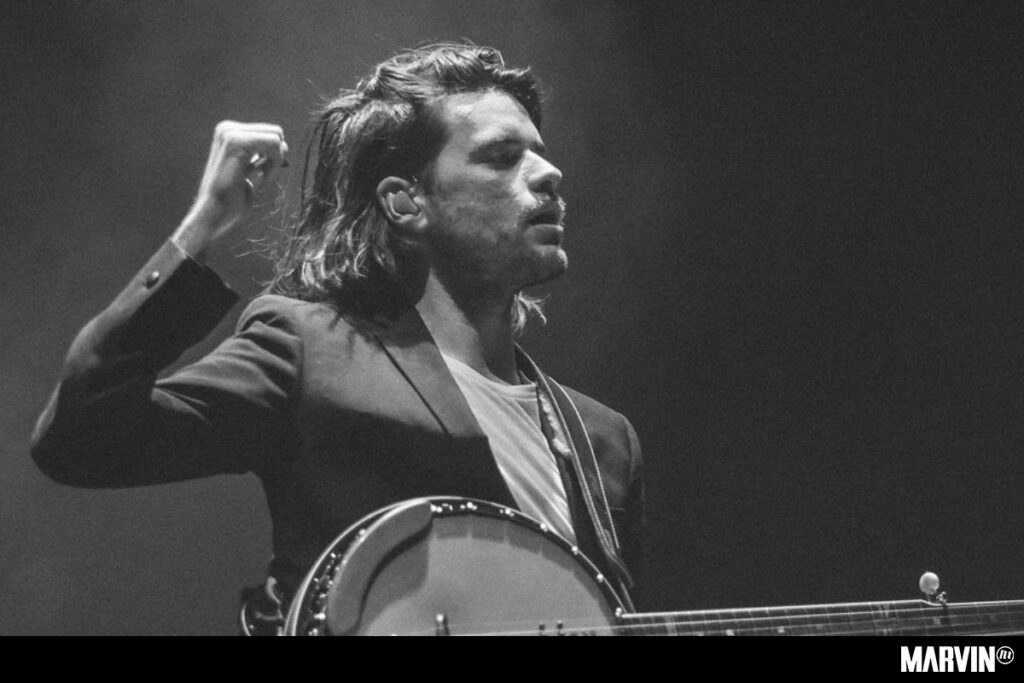 winston-marshall-mumford-and-sons-salida-anuncio