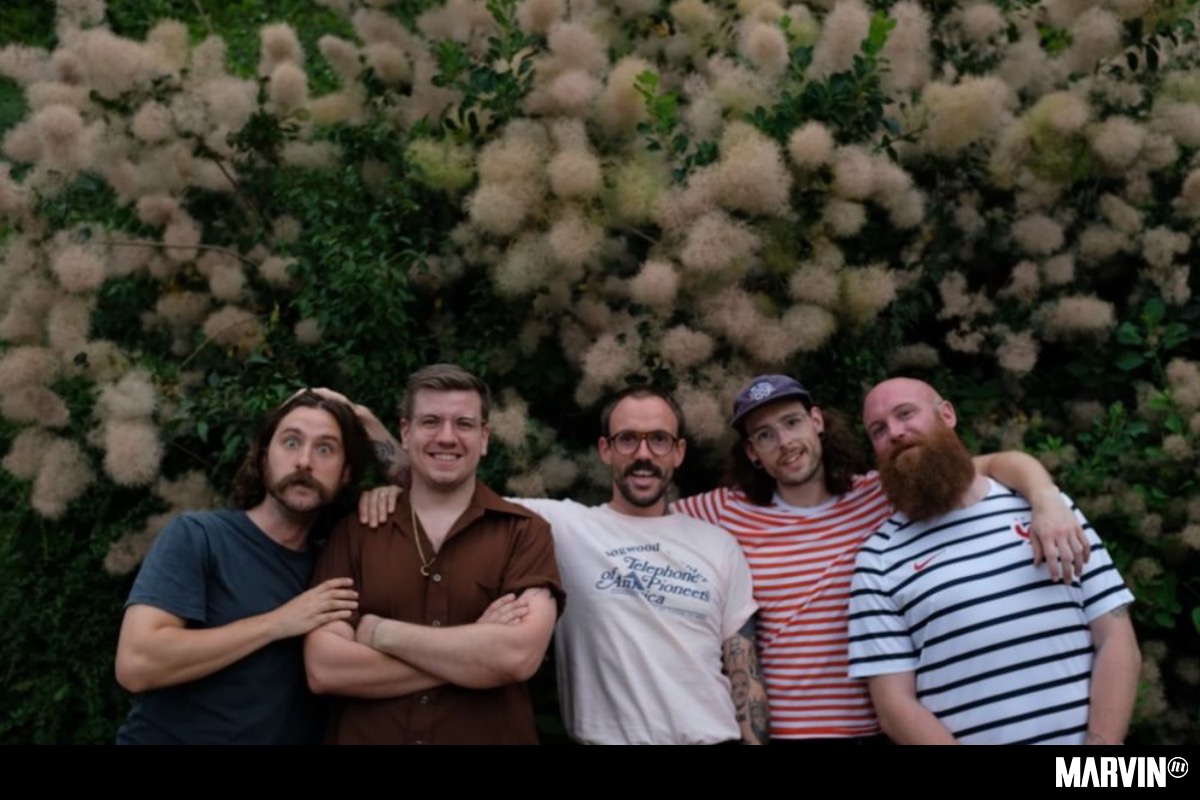 idles-slowthai-model-village-colaboracion-cancion