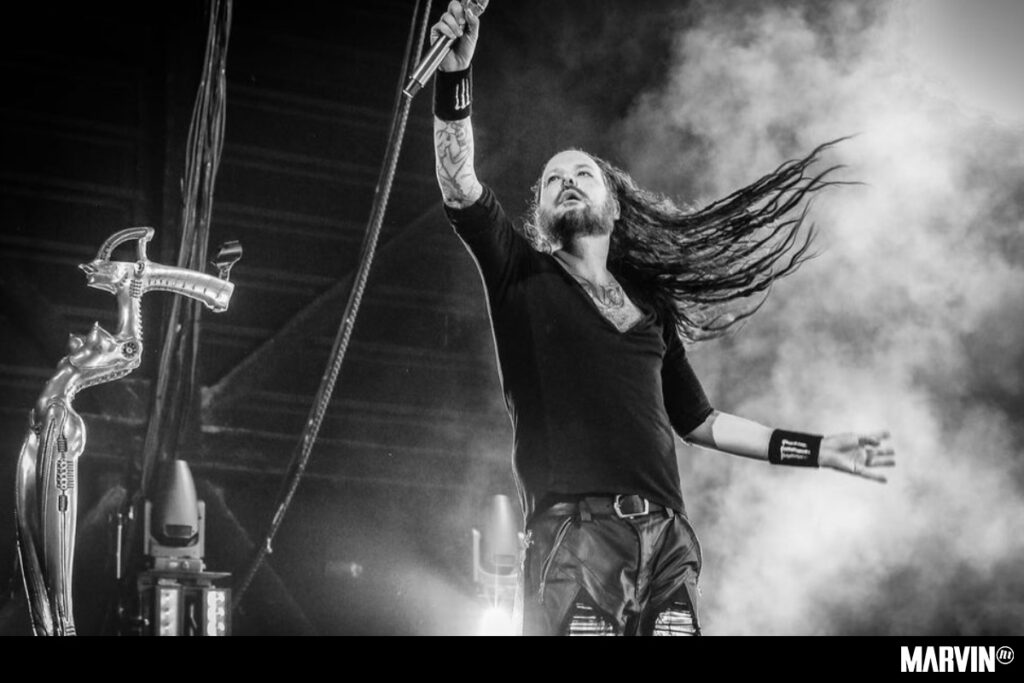 jonathan-davis-korn-covid-19-postivo