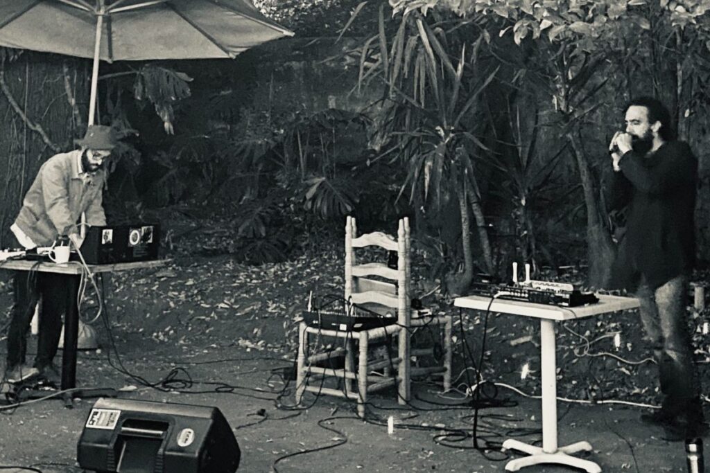 Café Marvin caido en cantos de sirenas con Un rêve & Juan Pablo Villa
