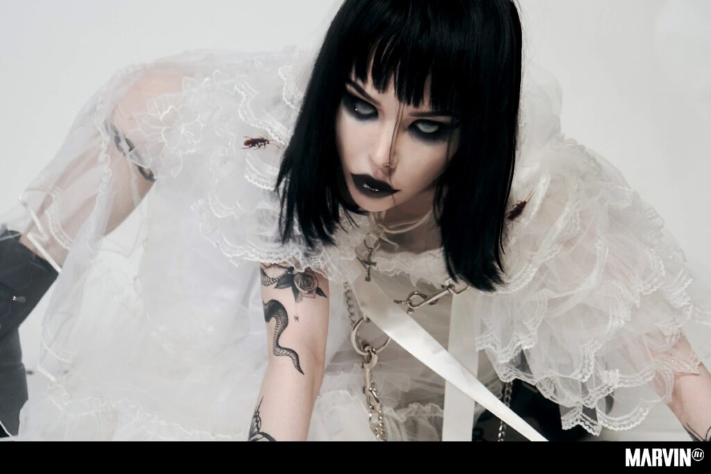 alice-glass-baby-teeth-prey-iv-crystal-castles