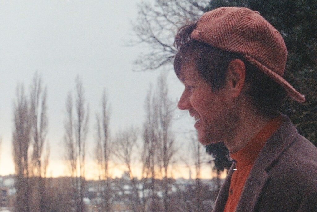 Café Marvin a manos llenas de Dominic J Marshall